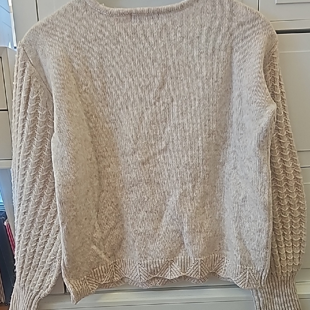 FRYE AND CO. Women's V-Neck Sweater in Cream - Picture 9 of 9